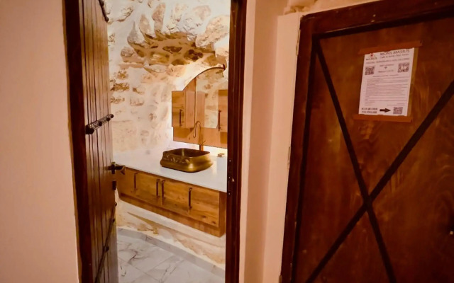 Mons Masius Hotel