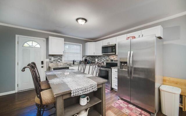 Mid-city Serenity Downstairs