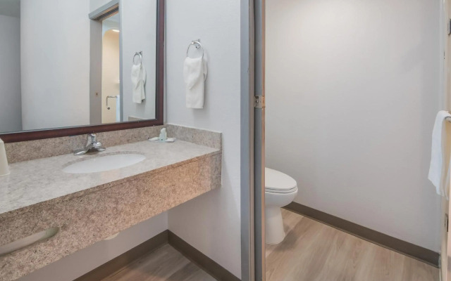 Quality Inn & Suites Richardson-Dallas