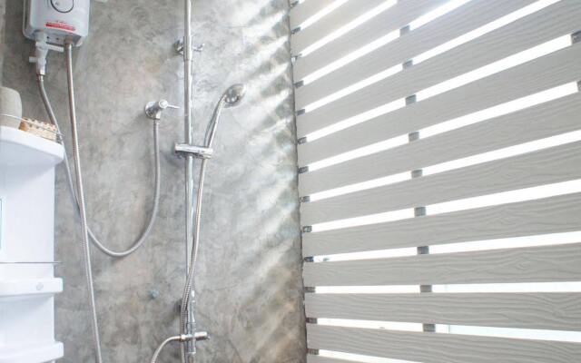 Plern Room And Backyard