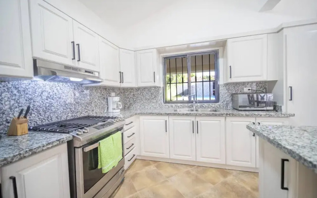 Villa Selena - 5br Villa In Sosua Center!