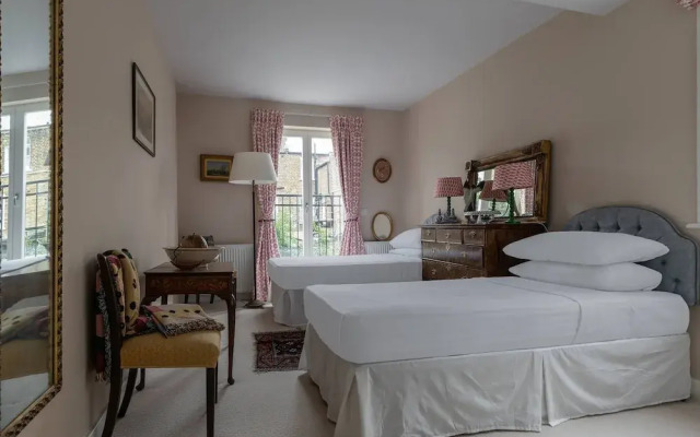 Radipole Road IV by Onefinestay
