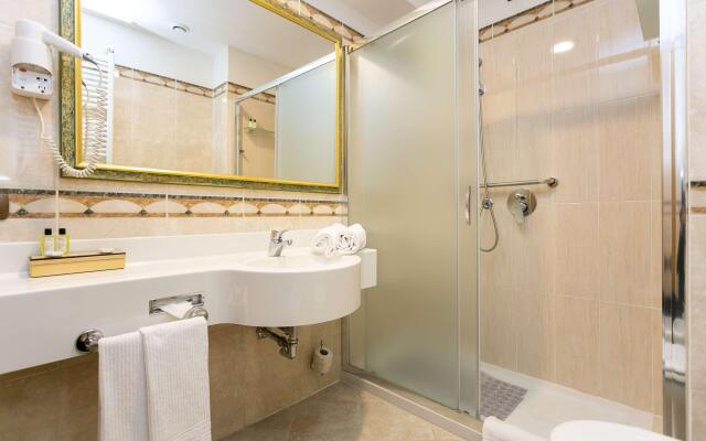 Hotel Mirage, Sure Hotel Collection by Best Western