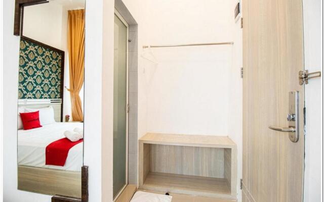RedDoorz Plus @ Centrium Katamso Medan