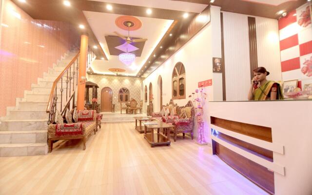OYO 18641 Hotel Rashmi