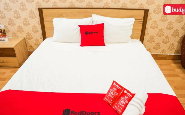 RedDoorz Bich Thu Hotel
