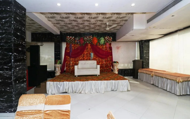 The Classic By OYO Rooms