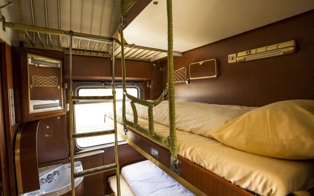 Train Lodge Amsterdam - Hostel