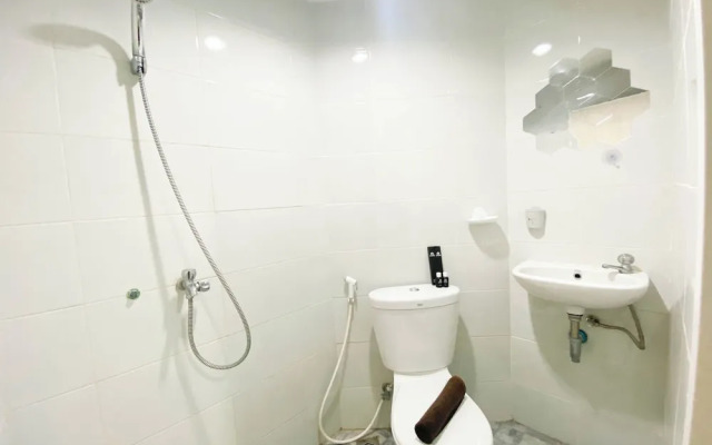 Homey 1Br Without Living Room At Amartha View Apartment