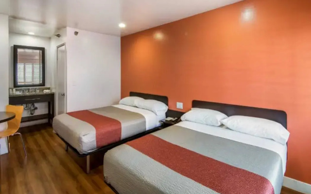 Motel 6 Monterey Park, CA