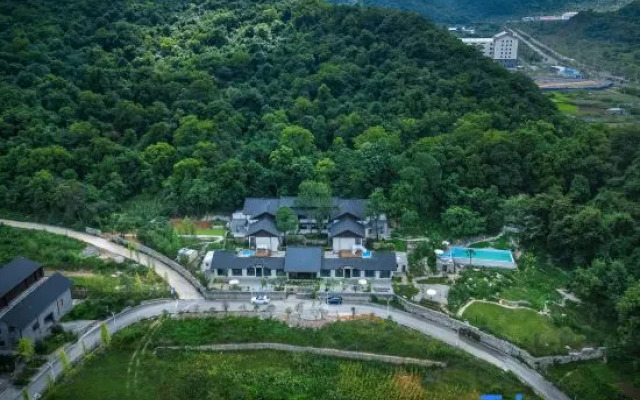 Xunmiri Qinin Villa