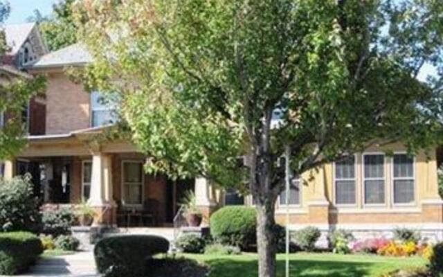 Walton Manor Inn Bed & Breakfast