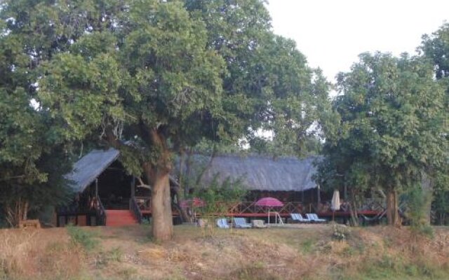 Zikomo Safari Camp