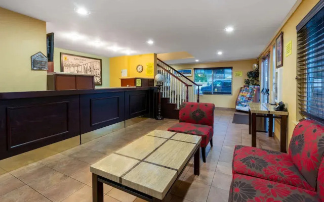 Sutton Suites Hotel