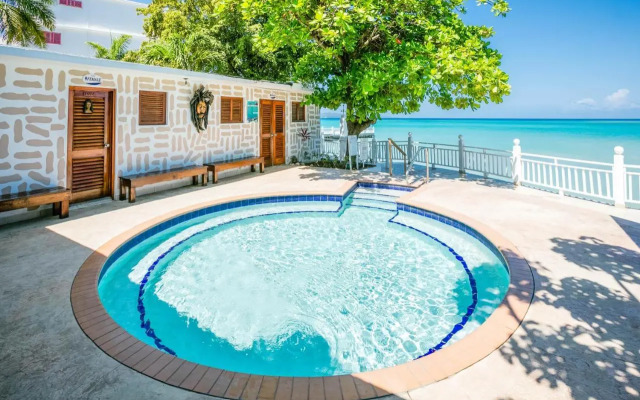 Grand Decameron Montego Beach, A Trademark All-Inclusive Resort