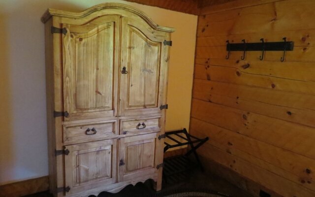 Southern Comfort Lakeside Cabin Resort