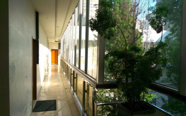 Moonshy Boutique Motel