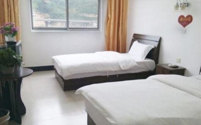 Shangluo Jinsi Gorge Julong Hotel