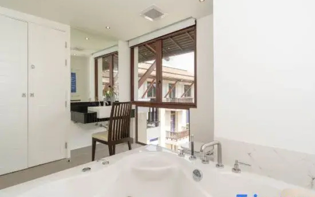 Phuket Seaview with Pool and Rooftop 4 Bedroom Skyvilla