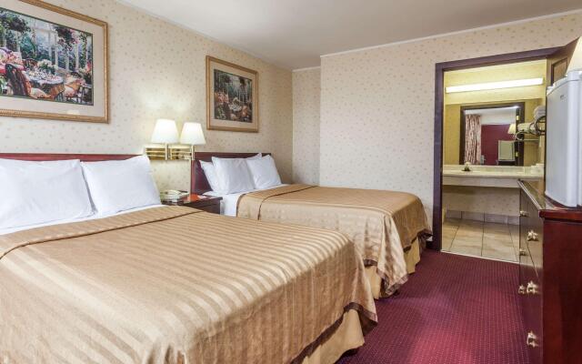 Travelodge by Wyndham Seymour