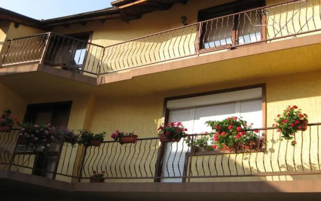 Pidovi Guest House