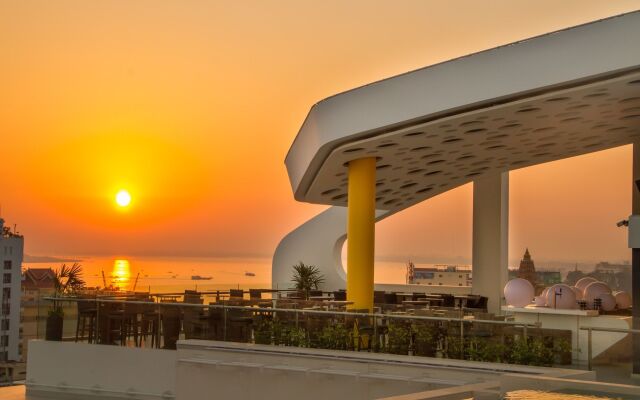 SUN & MOON, Urban Hotel