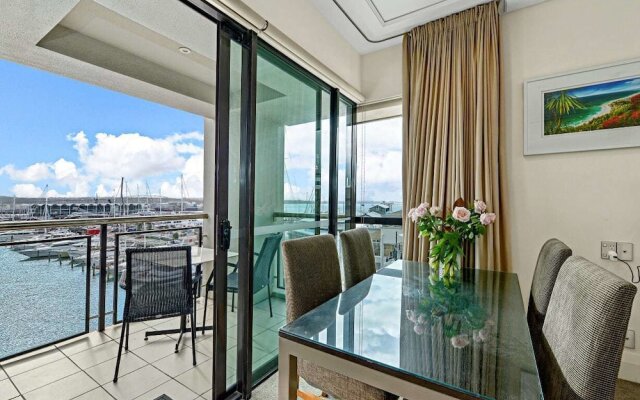 Viaduct Harbour Beauty with Balcony