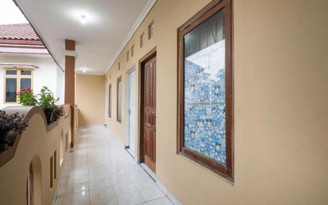 OYO 1806 Puri Arsita Homestay