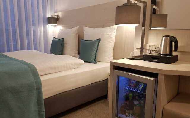 Apricot Hotel