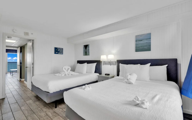 Boardwalk Resort by Hosteeva
