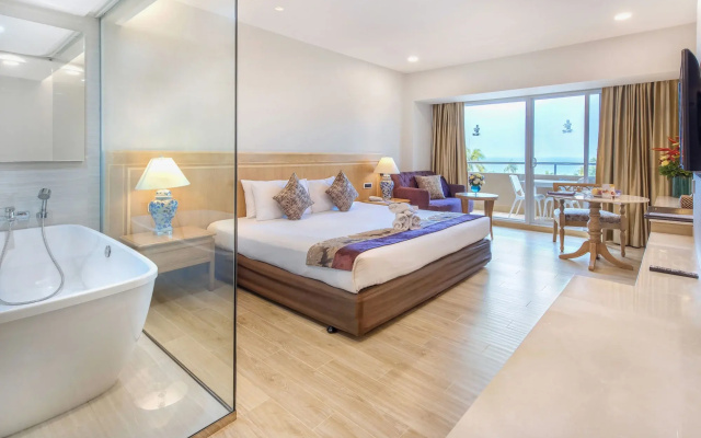 Royal Cliff Beach  Pattaya