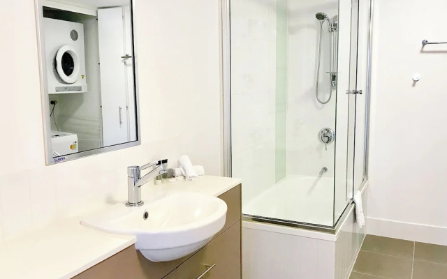 Oaks Townsville Gateway Suites