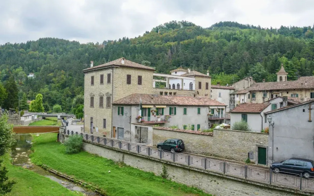 Sprawling Villa With Breathtaking Views In Emilia-Romagna