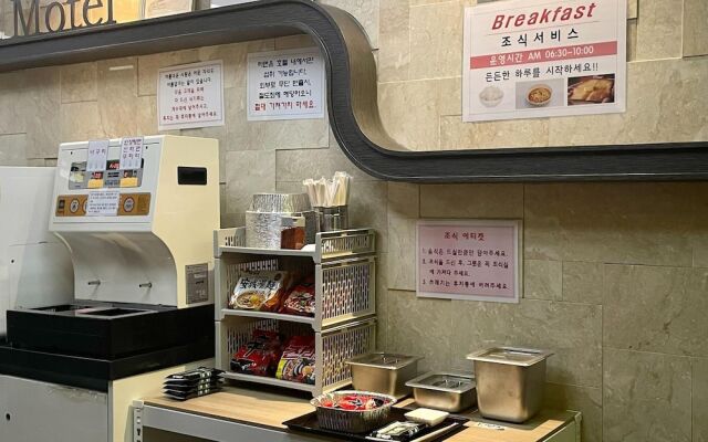 Pohang Jukdo Market Hotel A1