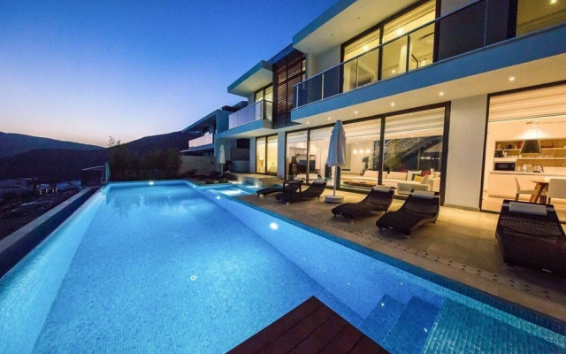 Villa Ausoleil by Akdenizvillam