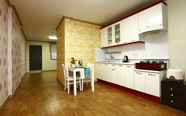 Pocheon Sanjeong Lake Travel Sketch Pension