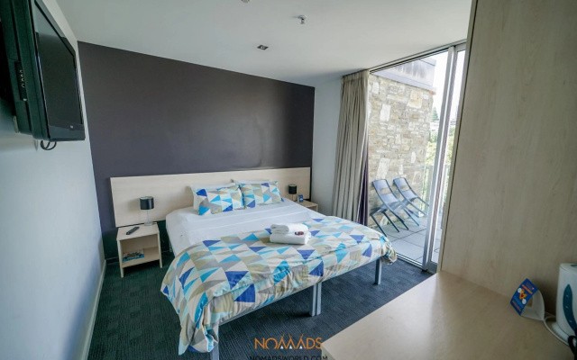 Nomads Queenstown Backpackers – Guest Rooms – Queenstown