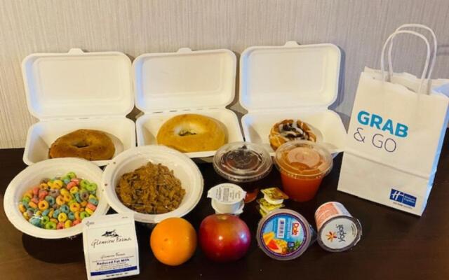 Holiday Inn Express Maspeth by IHG