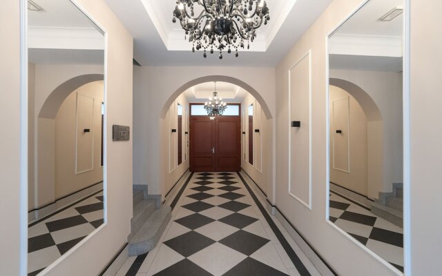 Secret Garden Apartment by Renters