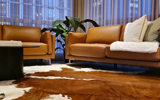 Deluxe 2BR apt Excellent Location Cityviews & Pool – Guest Rooms – Melbourne