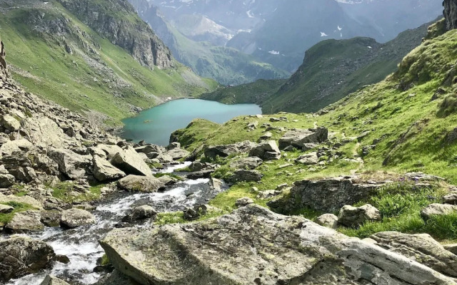 Cozy Apartment with Balcony in La Tzoumaz