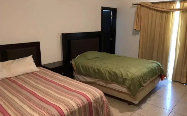 NLeon Luxury House