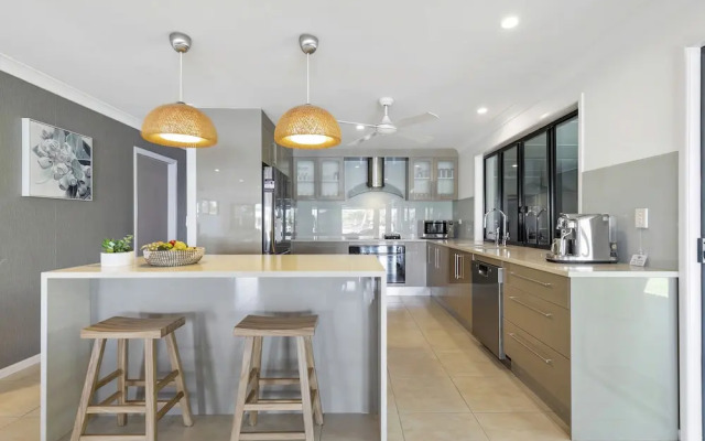 Yalla24-Luxury Resort Style Holiday Home