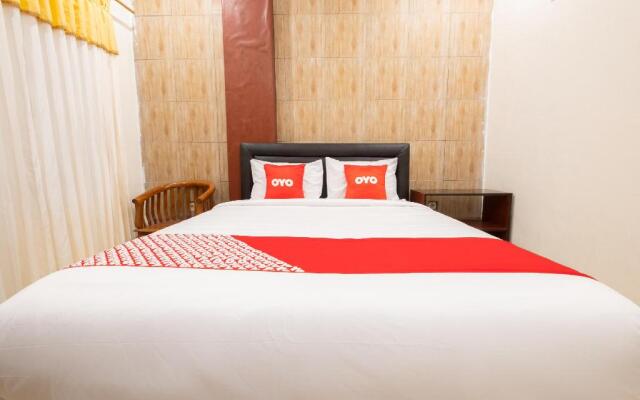 OYO 1695 Royal Senggigi Hotel