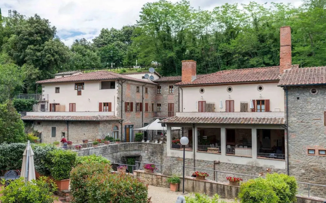 Loro 4 With Shared Pool And Tennis