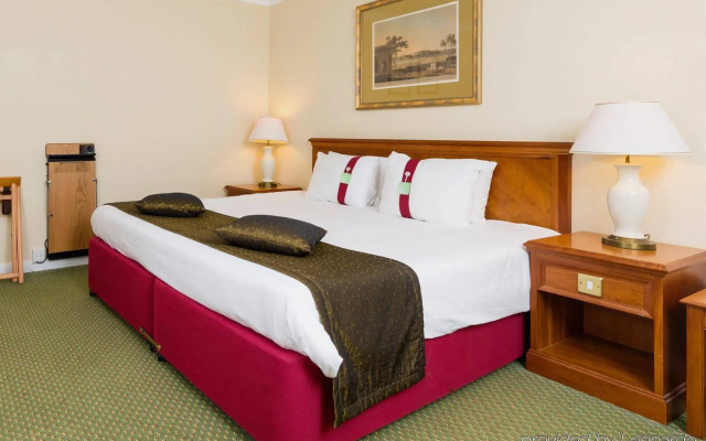 Holiday Inn Reading West by IHG