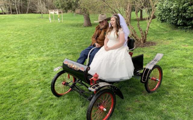 Wolf Creek Inn & Tavern