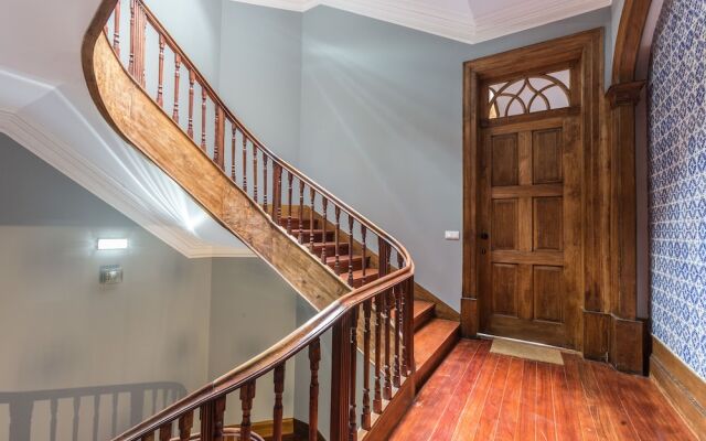 Tripas-Coração, Rosário Apartments