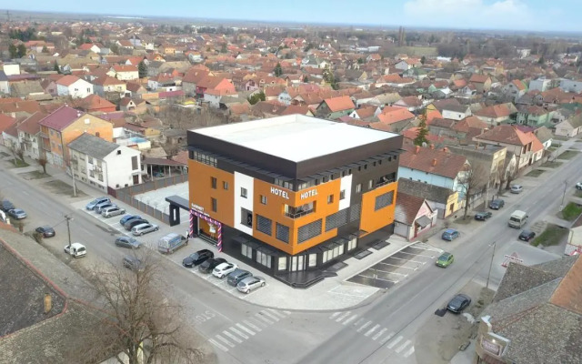 Garnet Hotel & Event Centar