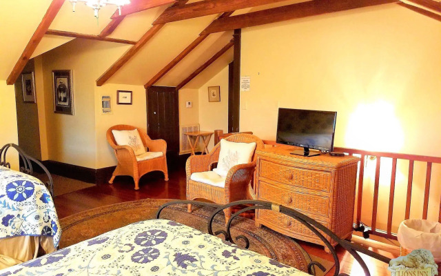 Lion's Inn Bed and Breakfast